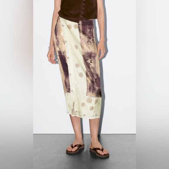 Massimo Dutti Dresses & Skirts - NWT [Massimo Dutti] Luxury Flowing Satin Printed Midi Elastic Skirt Women’s XS